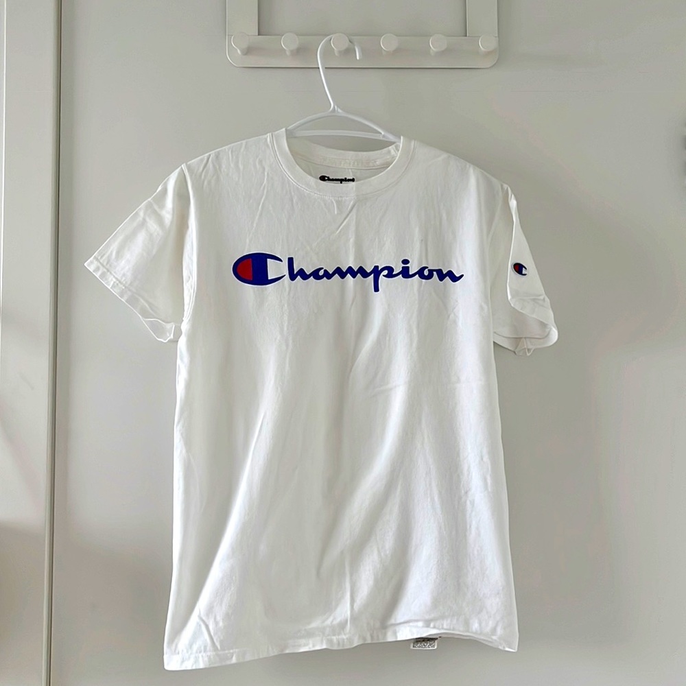 White Champion t shirt🤍